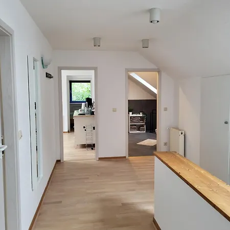 アパート Dachwohnung In Feldrandlage