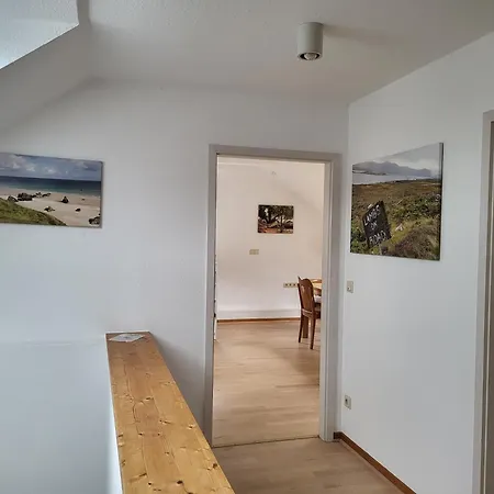 Appartement Dachwohnung In Feldrandlage *