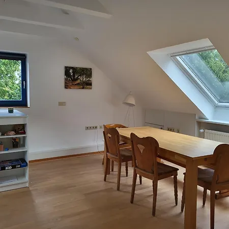 アパート Dachwohnung In Feldrandlage ブルクヴェーデル