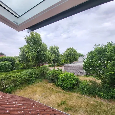 Dachwohnung In Feldrandlage