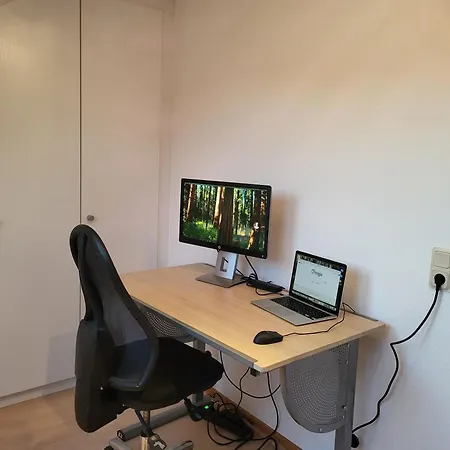 アパート Dachwohnung In Feldrandlage *